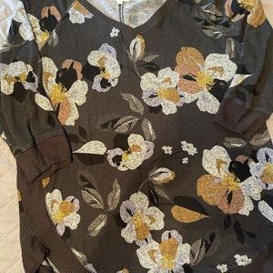 Maurice’s Large, Flower, V-neck Sweater